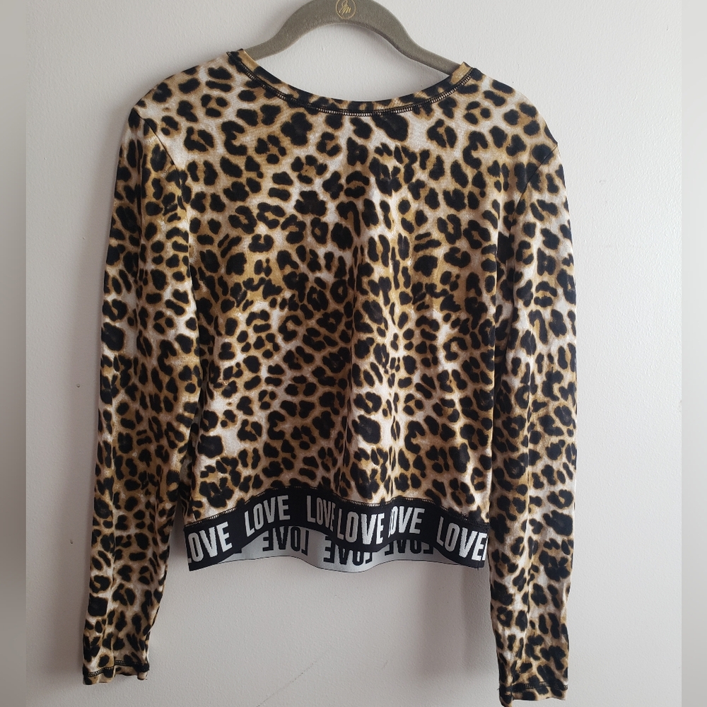 NWOT New York & Company SOHO Leopard Print Love Logo Pullover Top~ Size Medium